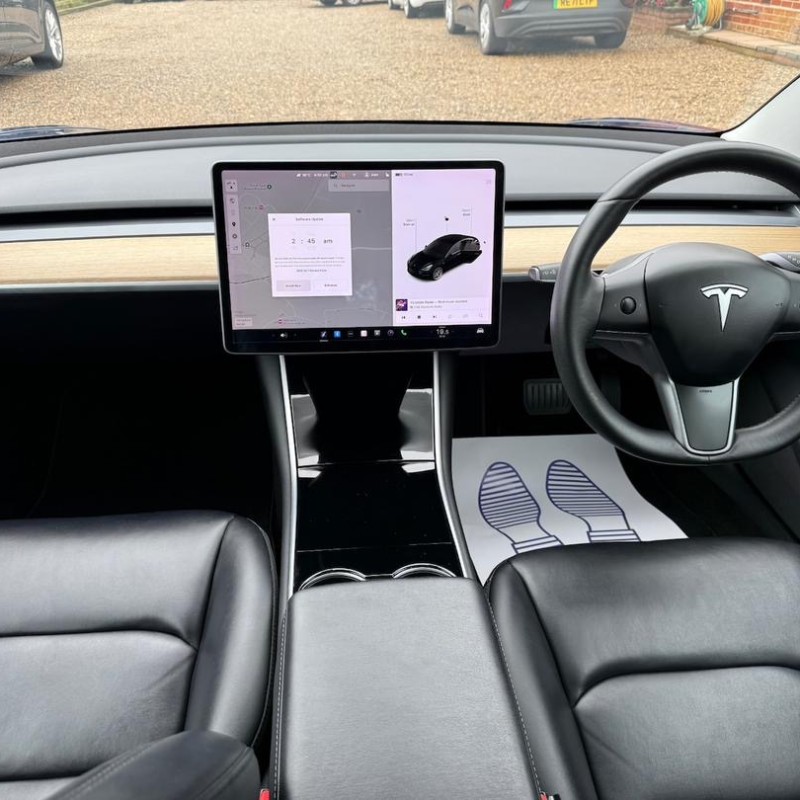 Tesla, Model 3