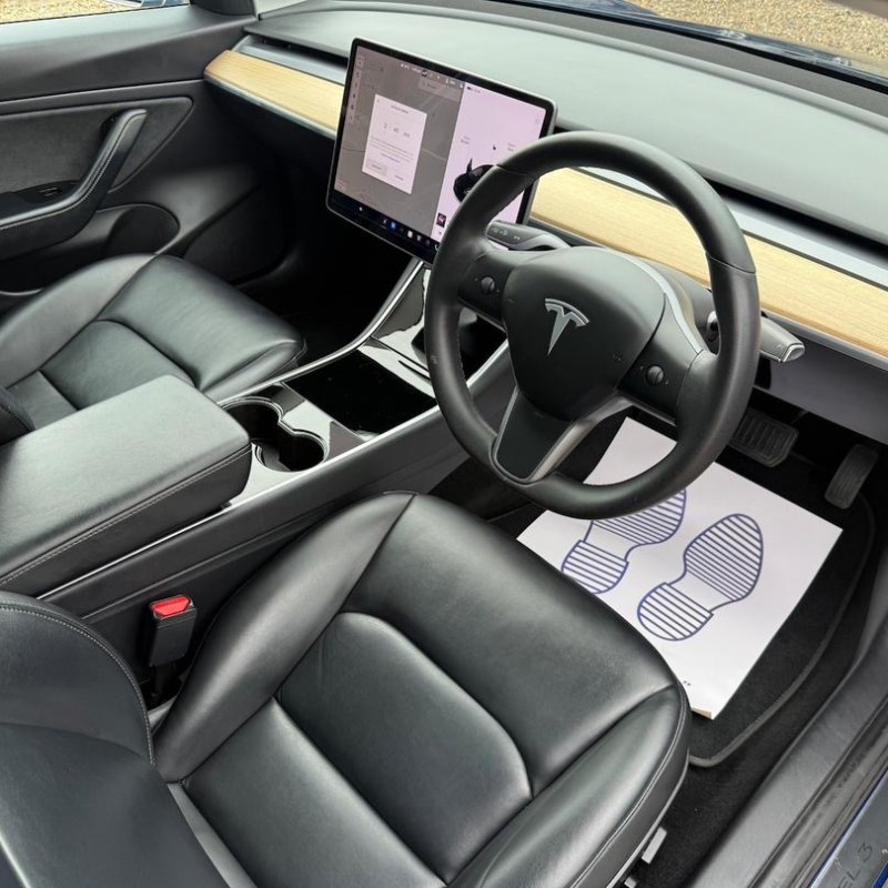Tesla, Model 3