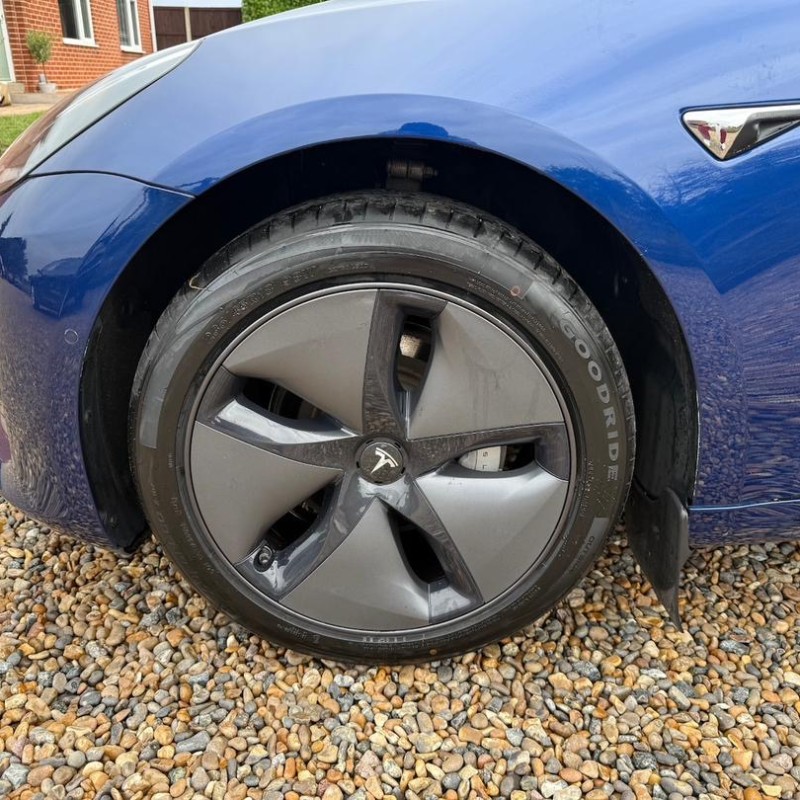 Tesla, Model 3