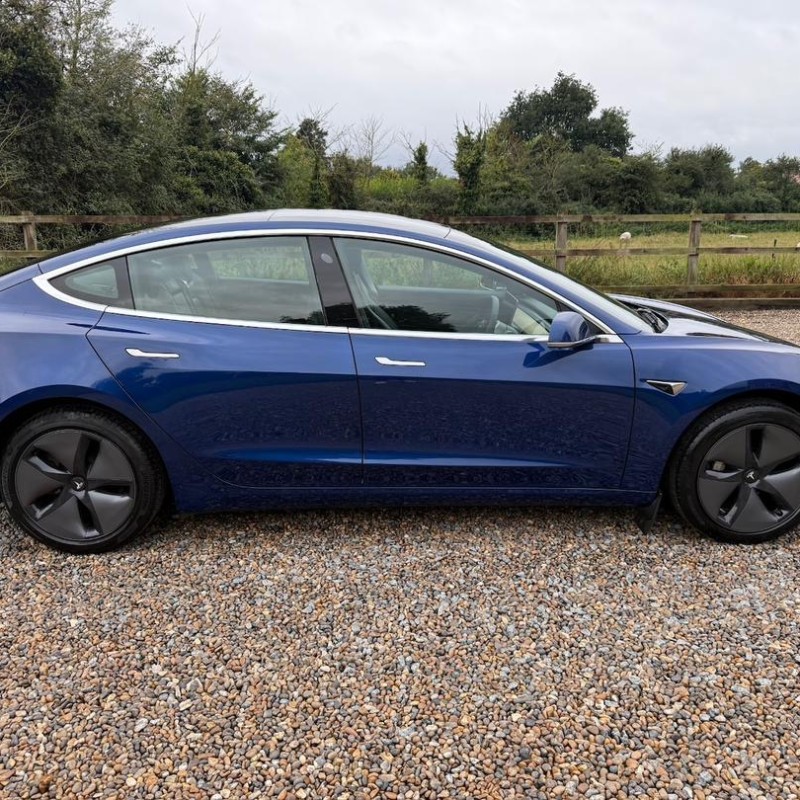 Tesla, Model 3